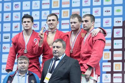 Рязанец завоевал серебро чемпионата России по самбо в Хабаровске
